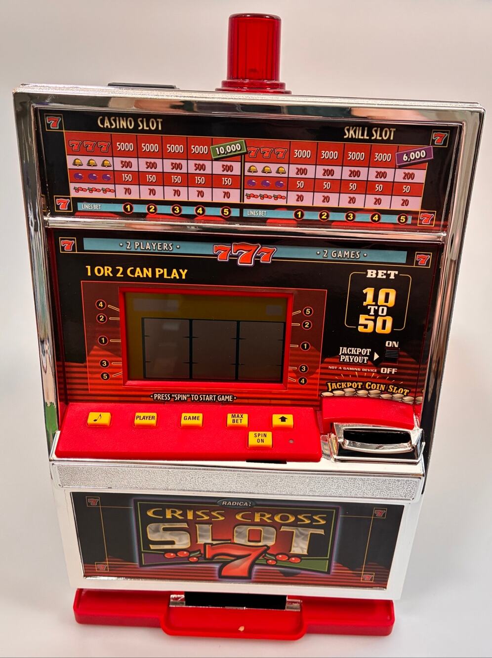 Radica Criss Cross 7 Toy Electronic Machine Game I3050 in Box
